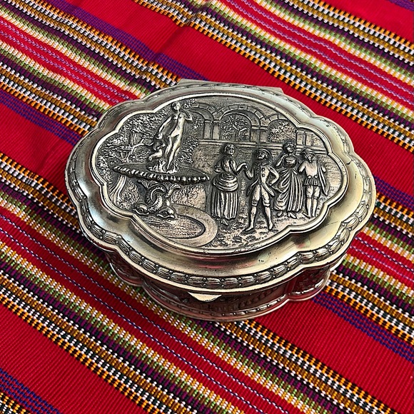 Silver jewelry box 5.5 x 4.5 by Eleanor Claire made in Japan - Picture 1 of 6